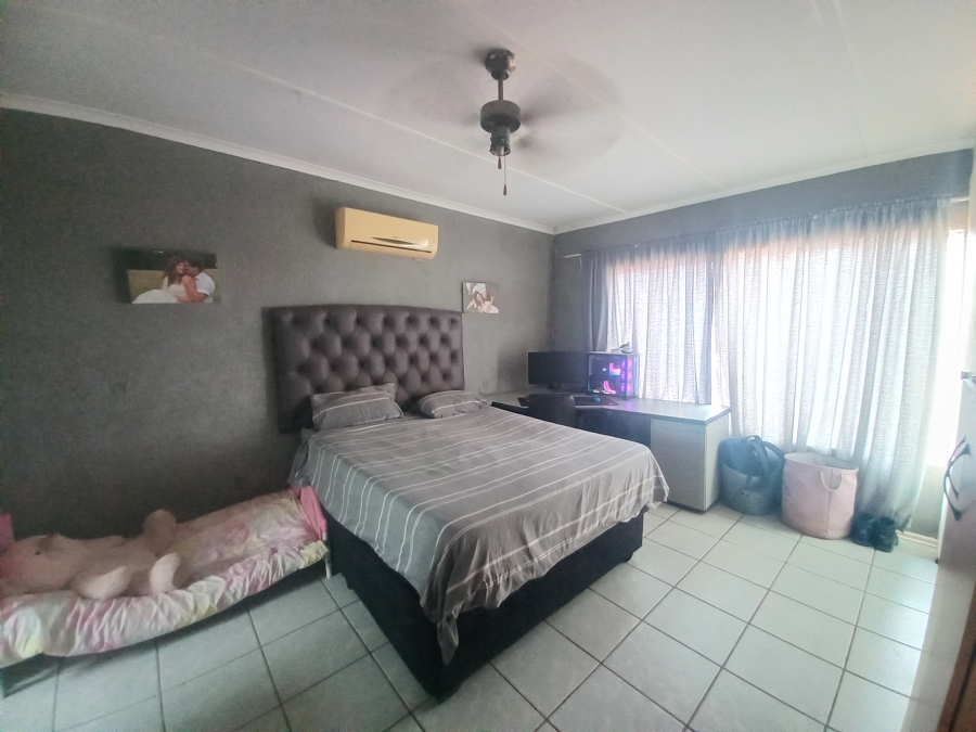 3 Bedroom Property for Sale in Safari Gardens North West